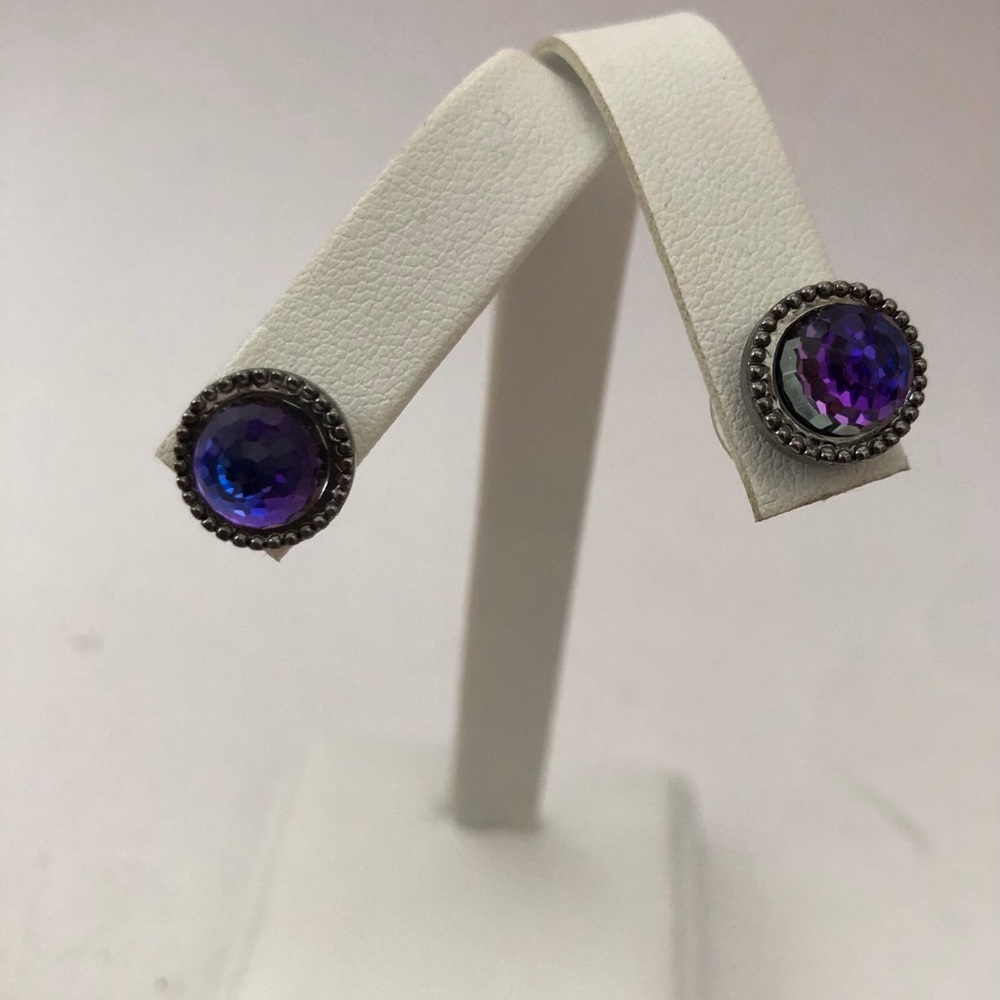 Myka stud earrings w purple Swarovski crystal